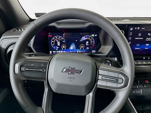 Used 2025 Chevrolet Colorado Trail Boss image 14