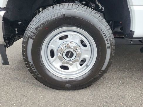 New 2026 Ford F250 XL w/ XL Chrome Package image 11