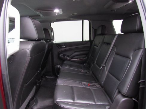 Used 2019 GMC Yukon XL SLT w/ Open Road Package image 16