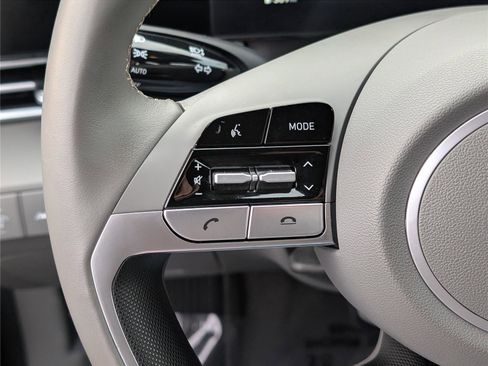 Used 2023 Hyundai Elantra SEL w/ Convenience Package image 19