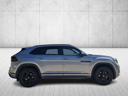 New 2026 Volkswagen Atlas Cross Sport SEL R-Line image 4
