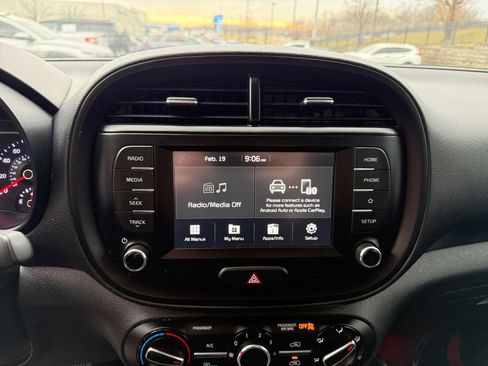 Used 2021 Kia Soul LX FWD image 9