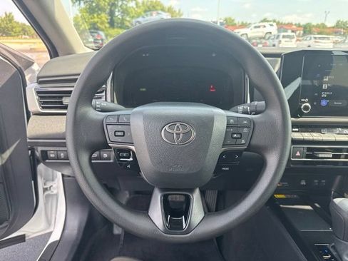 Used 2026 Toyota Camry LE FWD image 28