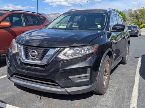 Used 2017 Nissan Rogue SV FWD image 6
