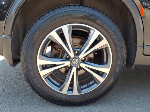 Used 2019 Nissan Rogue SV w/ Premium Package AWD/4WD image 10
