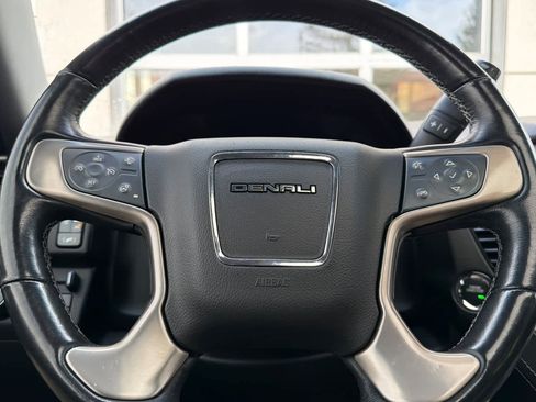 Used 2020 GMC Yukon XL Denali image 27