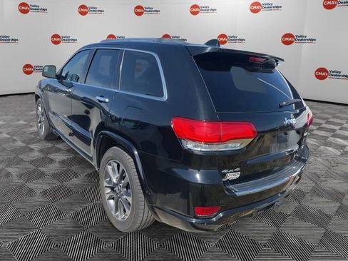 Used 2018 Jeep Grand Cherokee Overland image 2