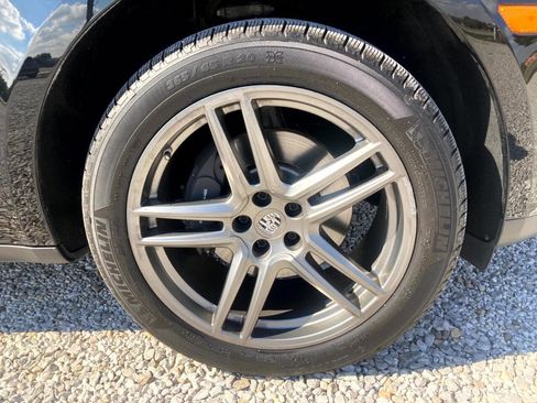 Used 2020 Porsche Macan image 28