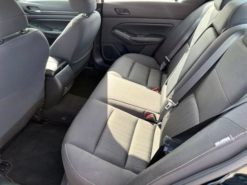 Used 2024 Nissan Altima 2.5 SV FWD image 14