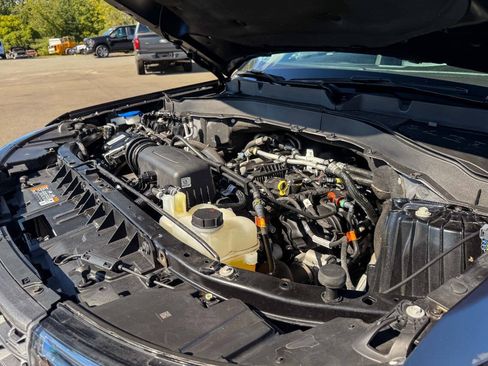 Used 2023 Ford Explorer XLT w/ Equipment Group 202A AWD/4WD image 34