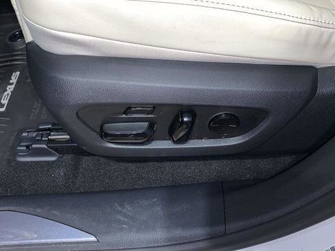 Used 2024 Lexus RX 350 w/ Convenience Package image 19