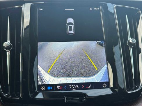 Certified 2023 Volvo XC60 B5 Plus w/ Climate Package image 24