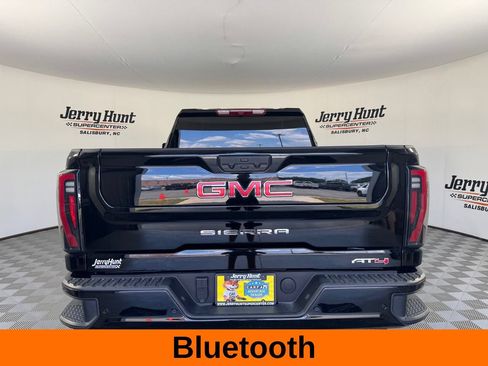 Used 2025 GMC Sierra 2500 AT4 AWD/4WD image 9