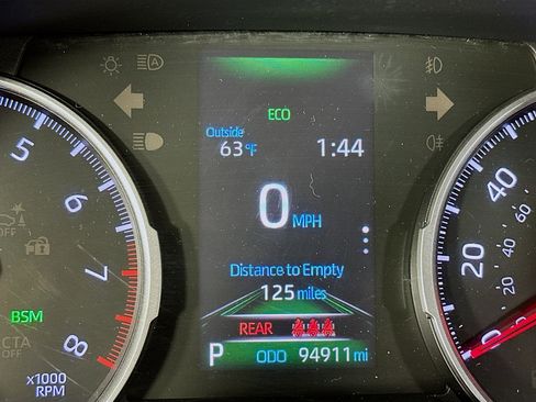 Used 2019 Toyota RAV4 LE image 19