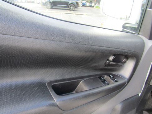 Used 2019 Nissan NV200 SV w/ Back Door Glass Package FWD image 16
