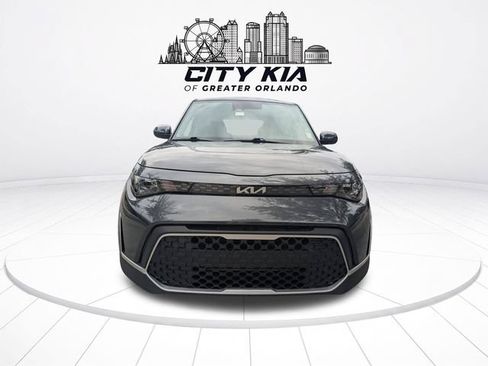 Certified 2025 Kia Soul LX w/ LX Technology Package FWD image 9