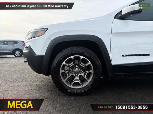Used 2020 Jeep Cherokee Latitude w/ Quick Order Package 26F North AWD/4WD image 27