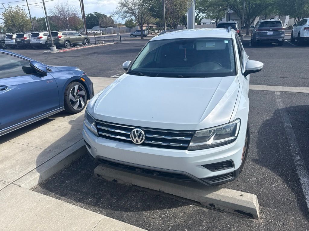Used 2018 Volkswagen Tiguan SE AWD/4WD image 1