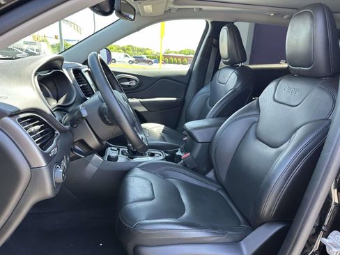 Used 2019 Jeep Cherokee Limited AWD/4WD image 15