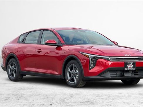 New 2025 Kia K4 LXS image 2