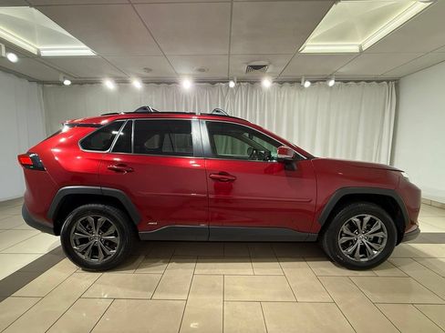 Certified 2022 Toyota RAV4 XLE Premium AWD/4WD image 6