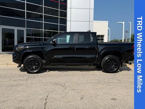 Used 2024 Toyota Tacoma SR5 AWD/4WD image 6