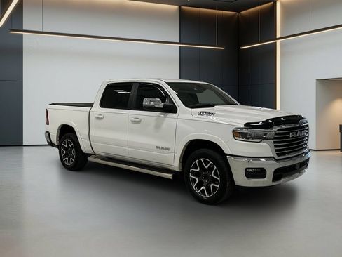 Used 2025 RAM 1500 Laramie AWD/4WD image 8