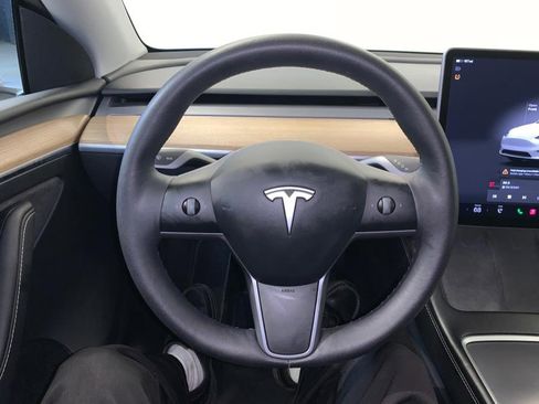Used 2022 Tesla Model Y Long Range AWD/4WD image 22