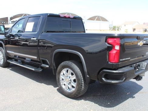 Used 2024 Chevrolet Silverado 2500 High Country w/ High Country Premium Package image 8