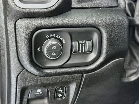 Used 2019 RAM 1500 Big Horn AWD/4WD image 10