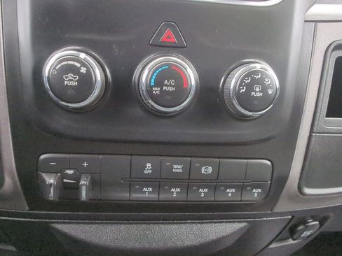 Used 2016 RAM 2500 Tradesman w/ Chrome Appearance Group image 11