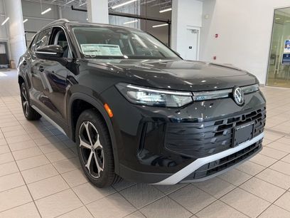 New 2025 Volkswagen Tiguan SE