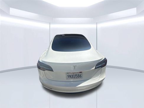 Used 2023 Tesla Model 3 Standard Range RWD image 4