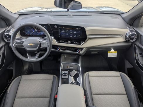 New 2026 Chevrolet Equinox LT w/ Convenience Package II image 16