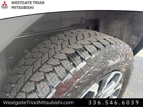 Used 2023 GMC Canyon AT4 w/ LPO, Skid Plate Package AWD/4WD image 29