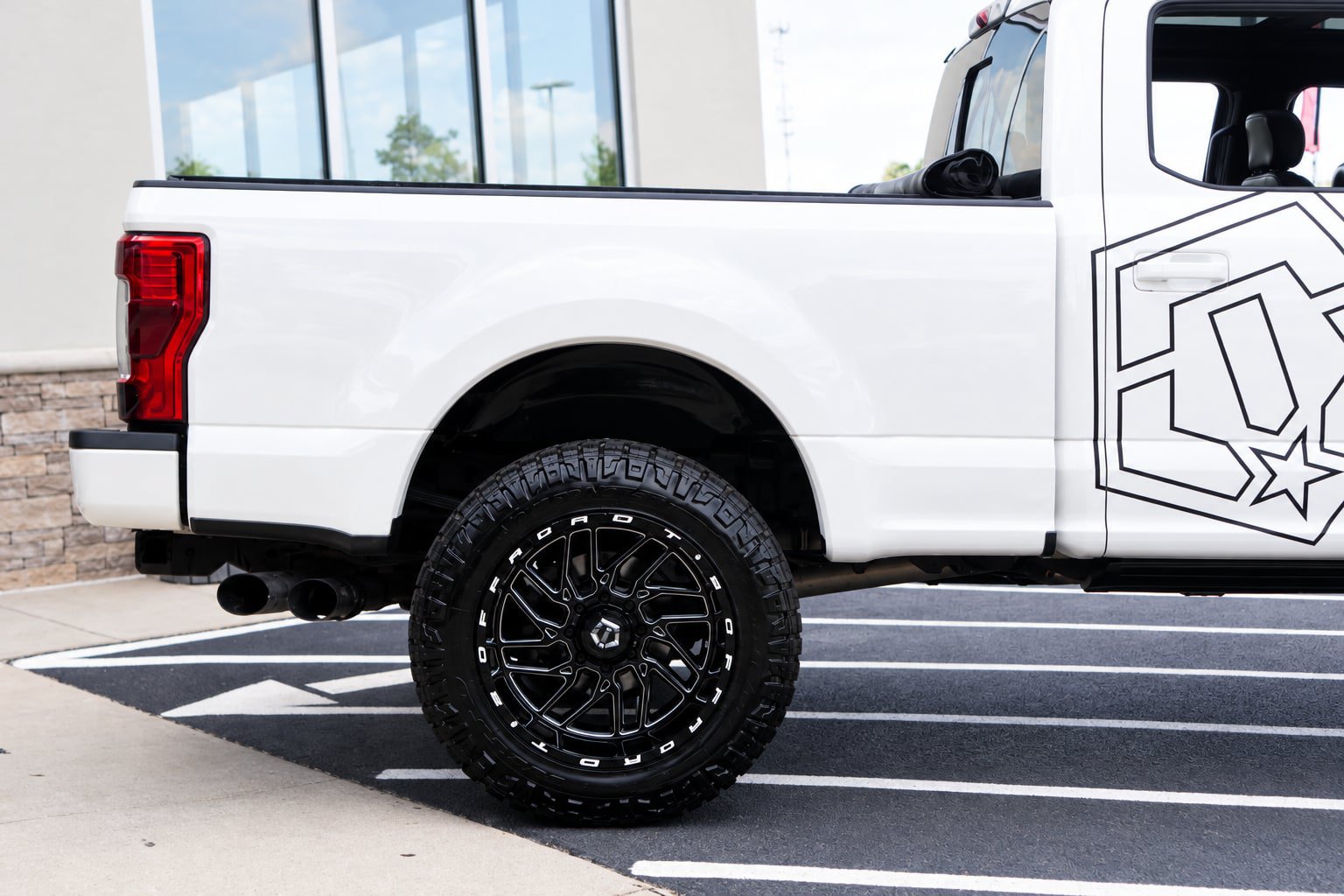 Used 2019 Ford F250 Platinum w/ Platinum Ultimate Package AWD/4WD image 6
