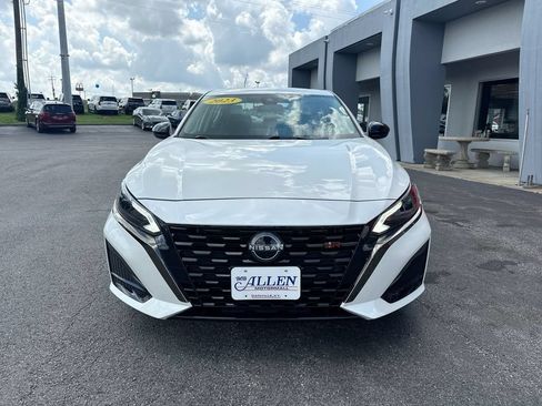 Used 2023 Nissan Altima 2.5 SR w/ SR Premium Package AWD/4WD image 16