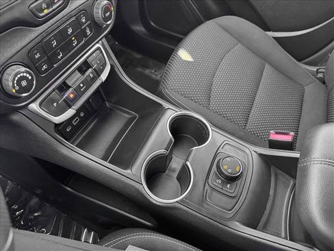 Used 2024 GMC Terrain SLE image 16