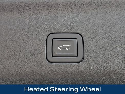Used 2025 Chevrolet Suburban Premier AWD/4WD image 32