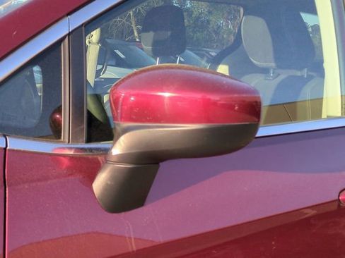 Used 2023 Chrysler Voyager LX image 11