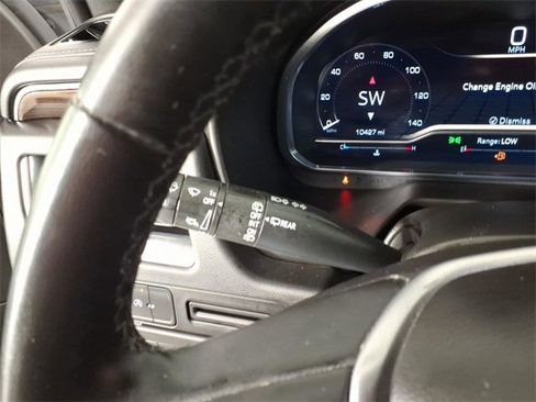 Used 2023 GMC Yukon XL SLE image 17