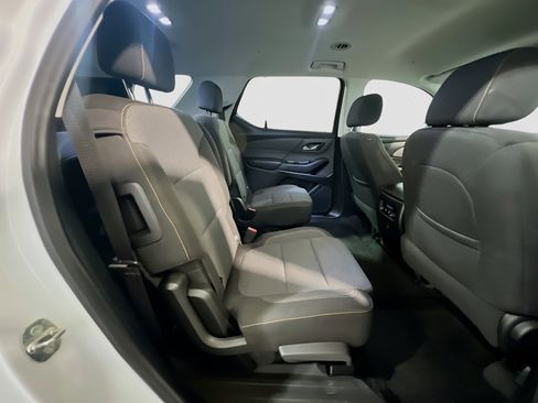 Used 2020 Chevrolet Traverse LT FWD image 19