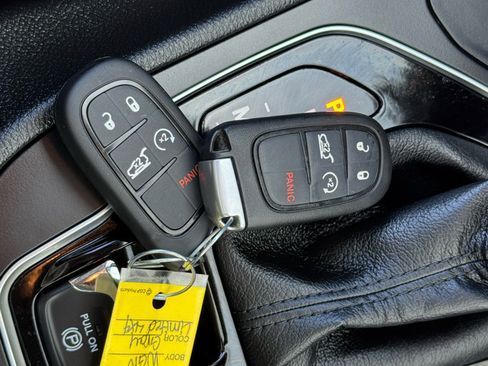 Used 2022 Jeep Cherokee Limited image 26