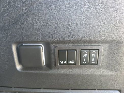 Used 2023 Chevrolet Tahoe High Country image 20