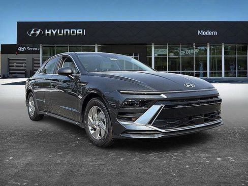 New 2026 Hyundai Sonata SE FWD image 2