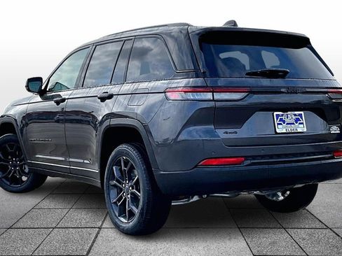 New 2025 Jeep Grand Cherokee Limited w/ Trailer Tow Package AWD/4WD image 3