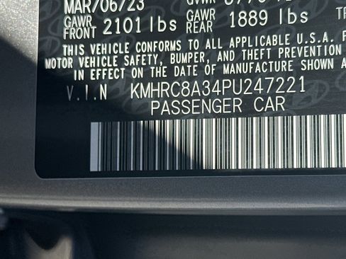 Used 2023 Hyundai Venue SEL image 32