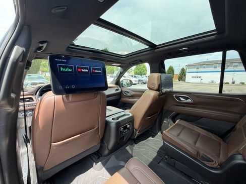 Used 2022 Chevrolet Tahoe High Country w/ Premium Package AWD/4WD image 24