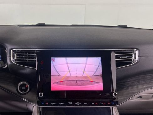 Used 2024 Jeep Wagoneer Series III w/ Flexible Seating Group image 14