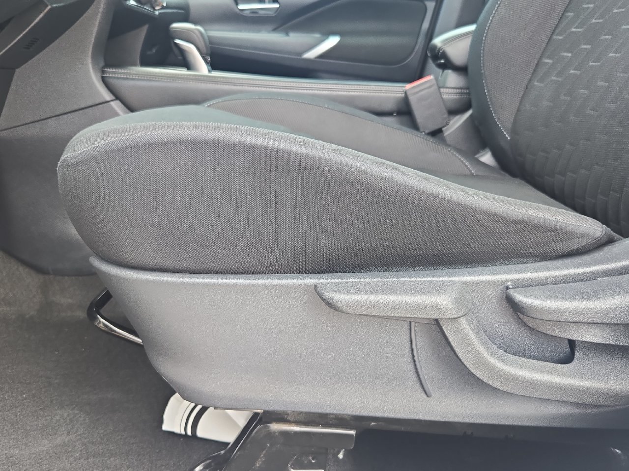 Certified 2024 Nissan Kicks SV FWD image 27